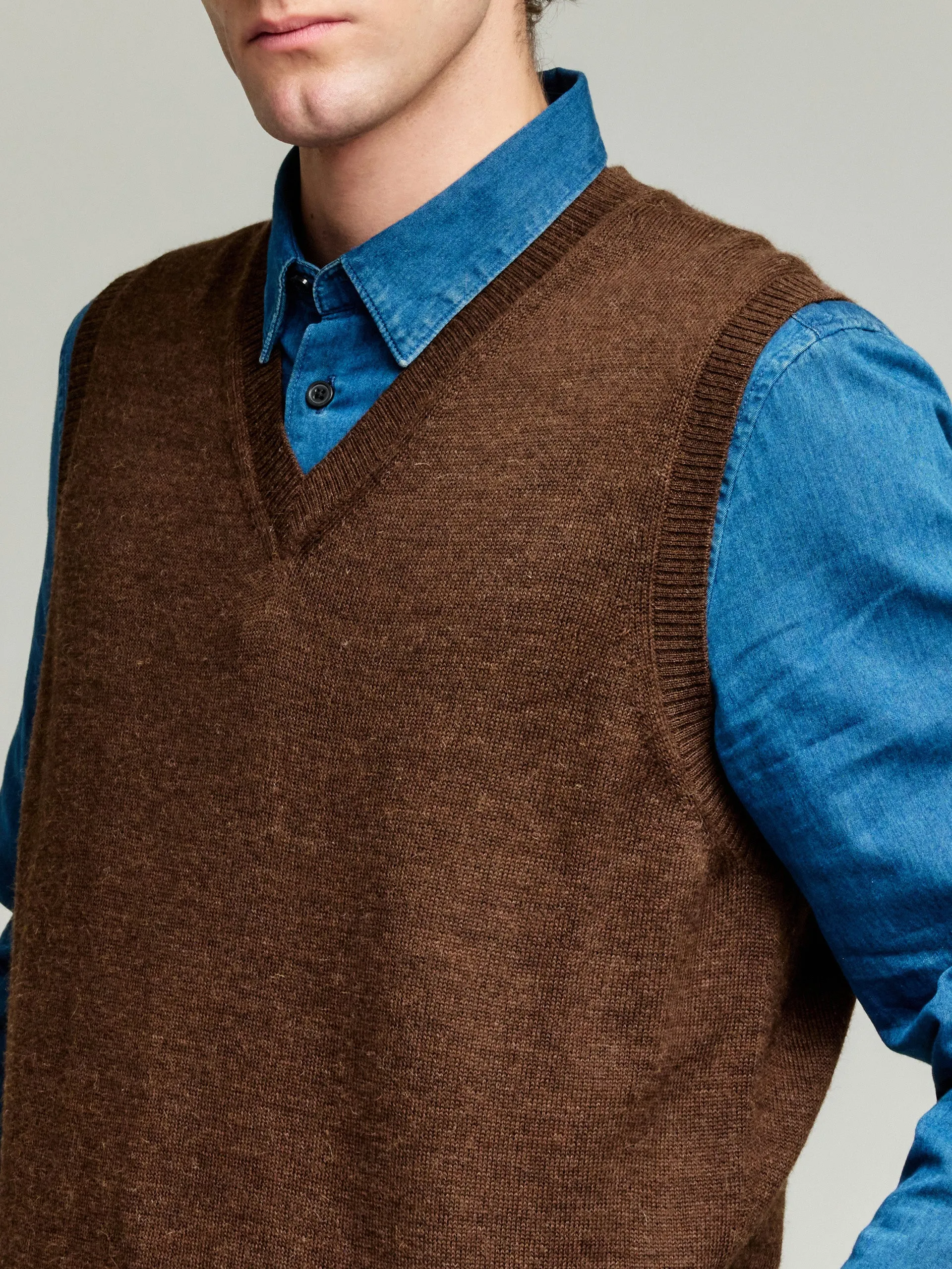 Abel Vest Baby Alpaca Color Brown