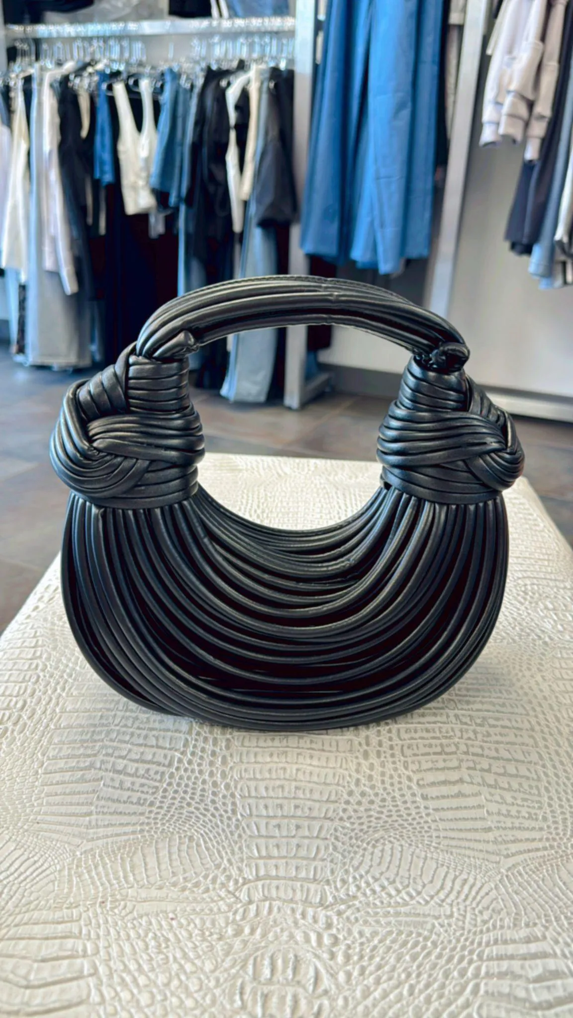 B005 Woven crossbody handbag