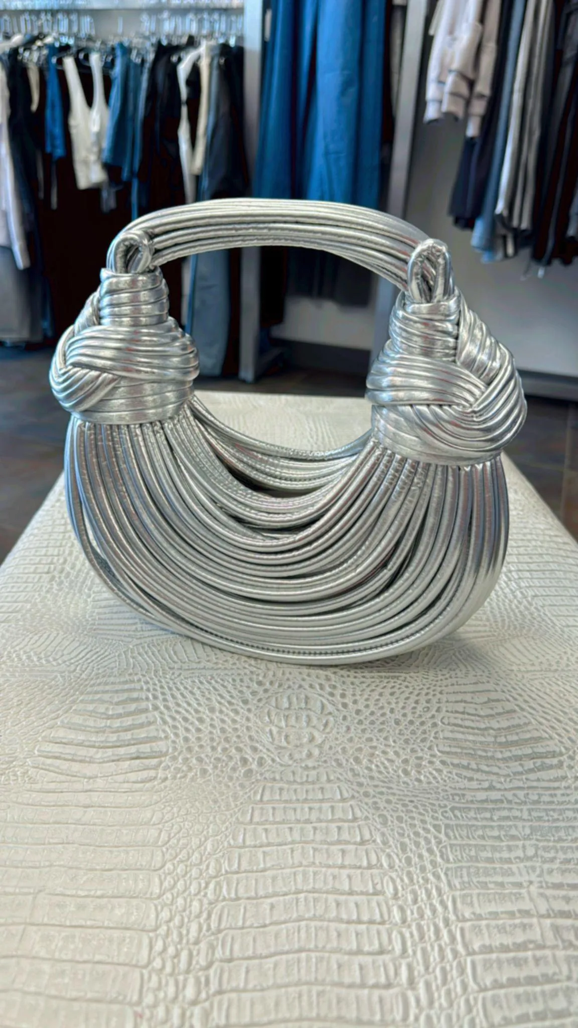 B005 Woven crossbody handbag