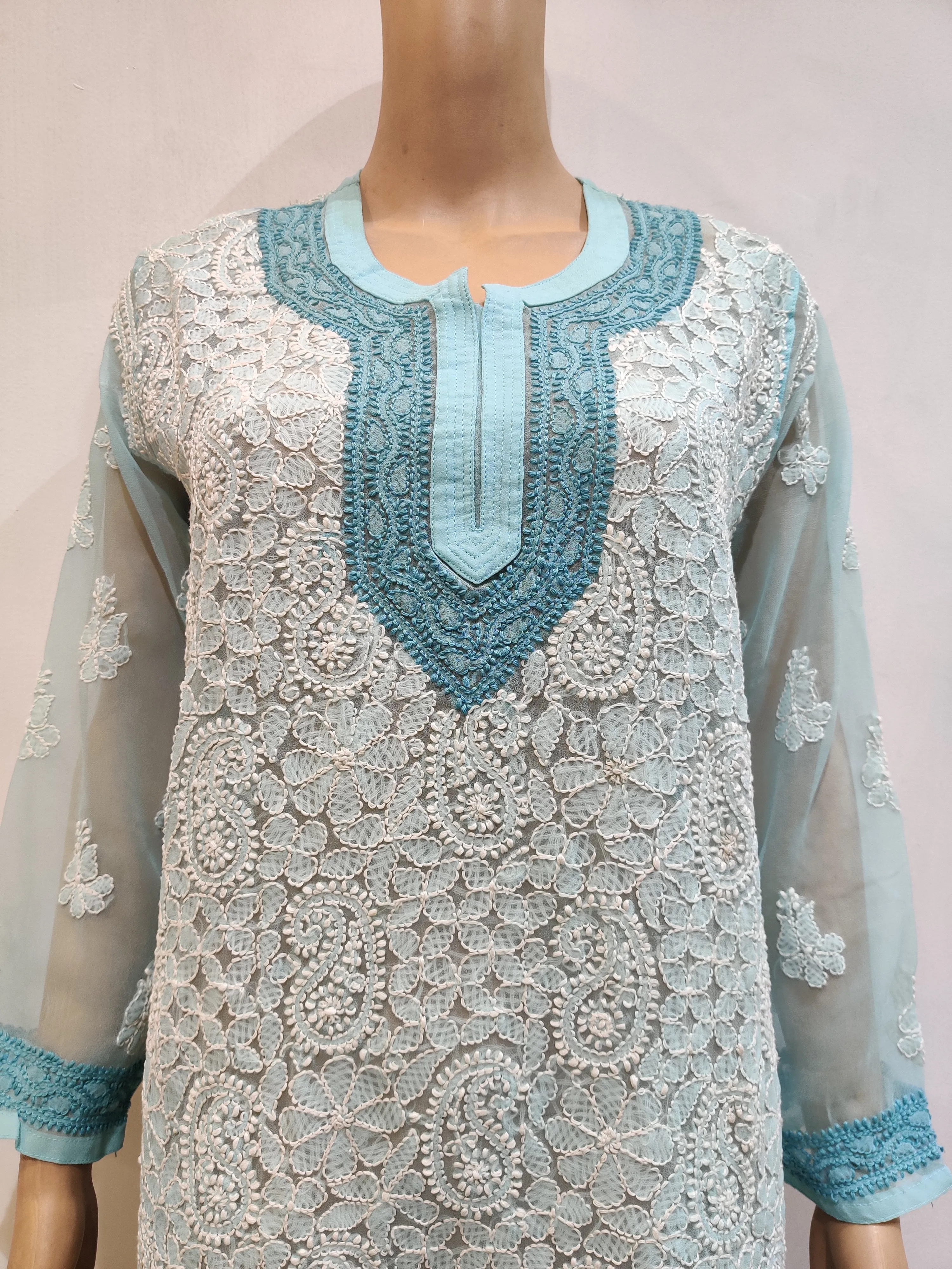 Bela kurta