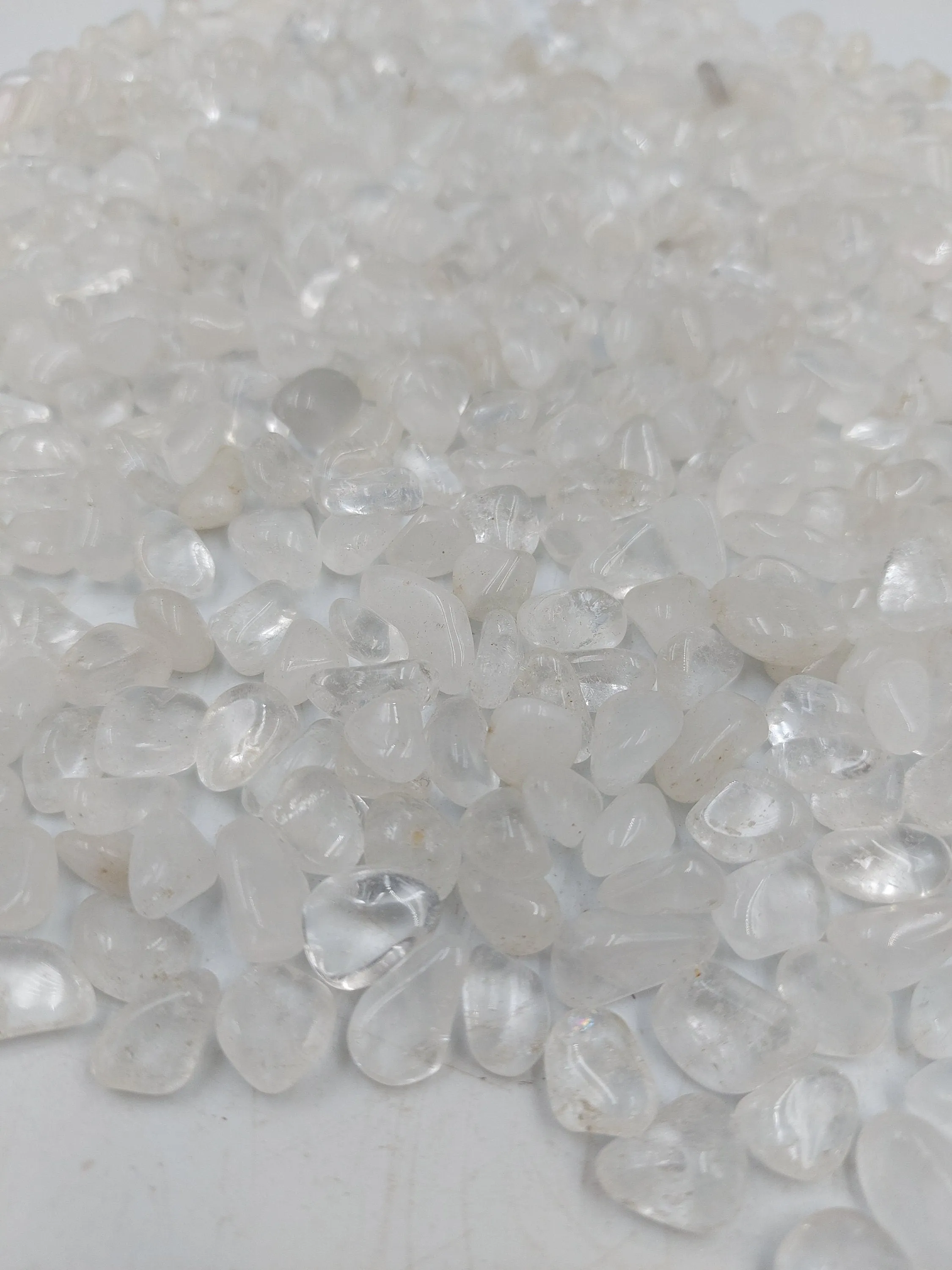 Clear Quartz Polished Crystal Chips, Tumbled Healing Gemstone, New Age Polished Semi-Precious Rocks