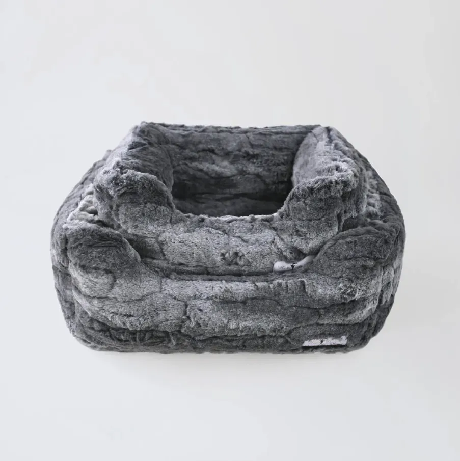 Deluxe Dog Beds - Chinchilla