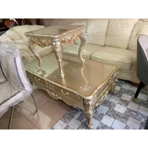 Luxurious Center Table With 2 Side Stools