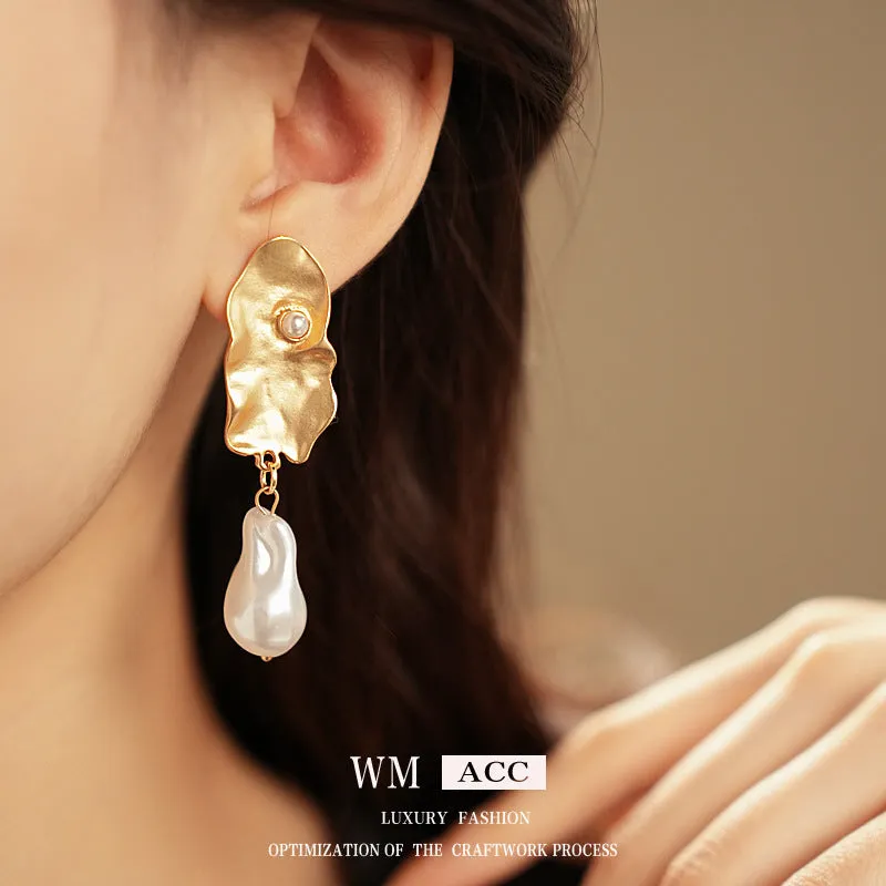 Luxurious Irregular Geometric Artificial Pearl Electroplating Earrings
