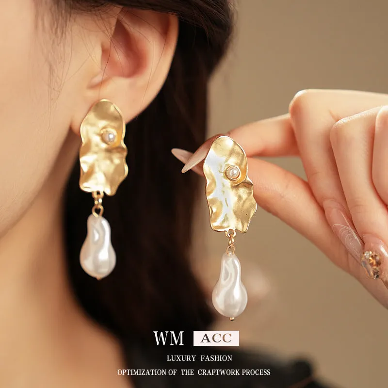 Luxurious Irregular Geometric Artificial Pearl Electroplating Earrings