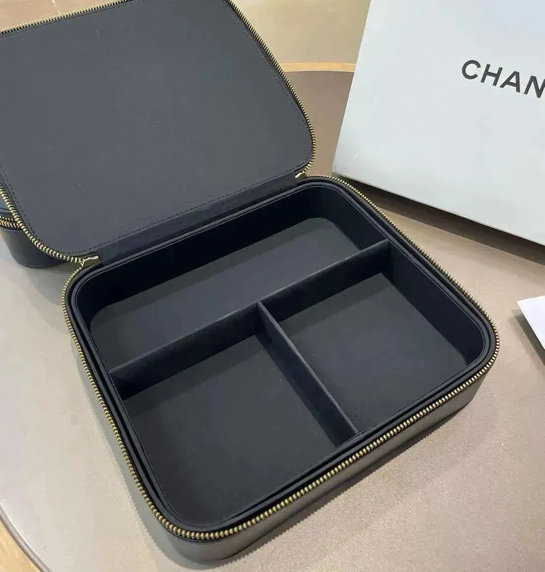 Luxury Lamb Skin CC Makeup Box