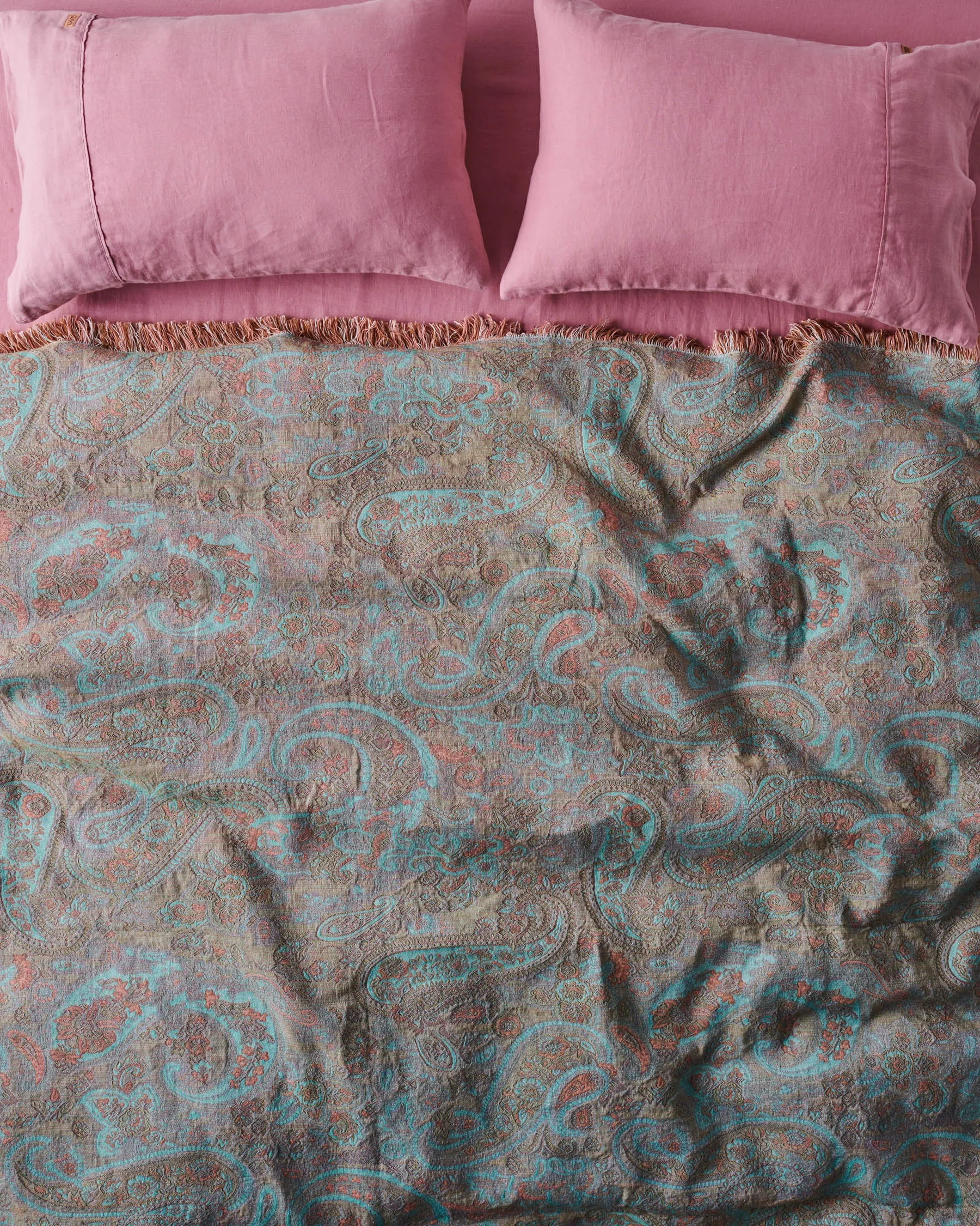 Paisley Paradise Tapestry Throw