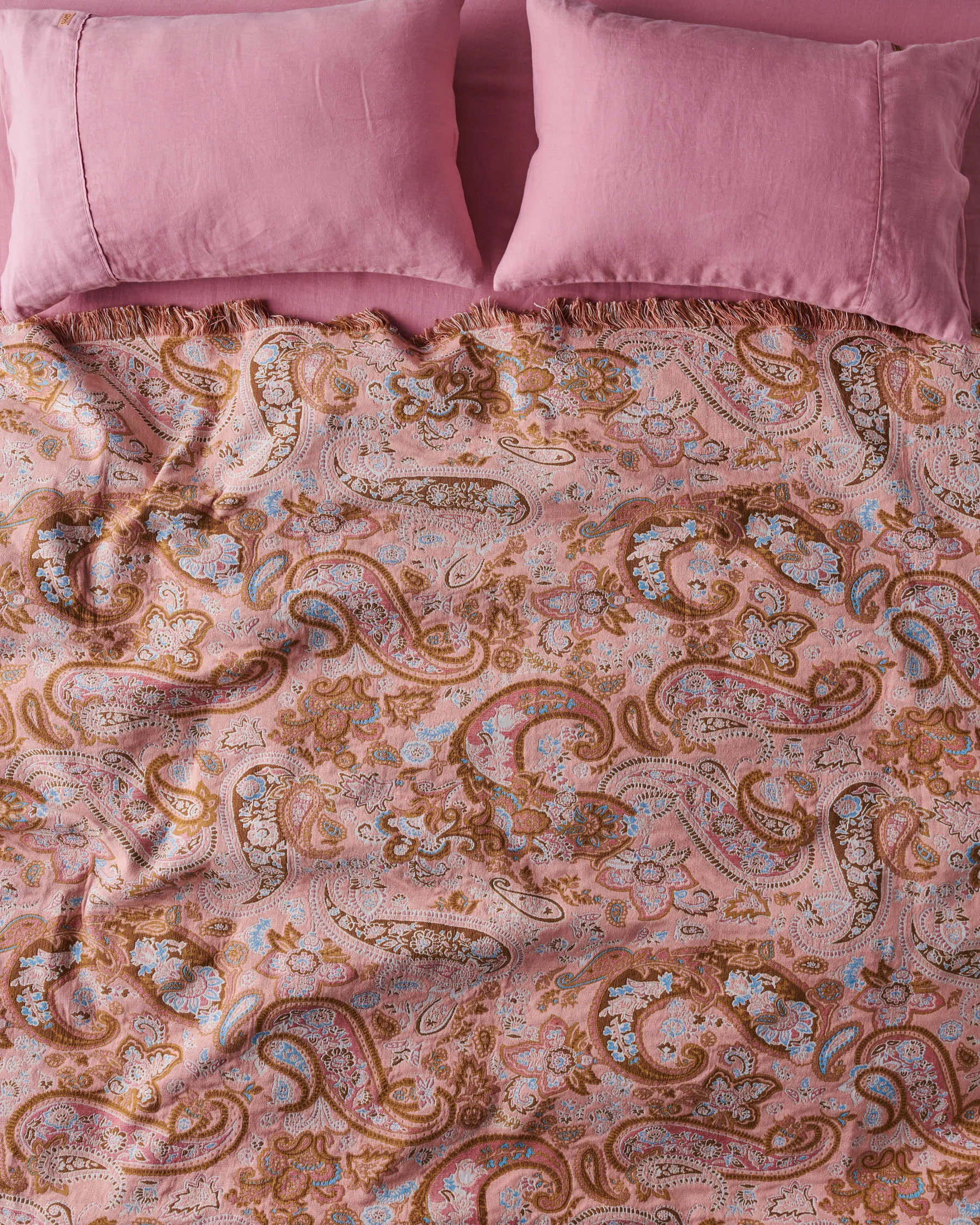 Paisley Paradise Tapestry Throw