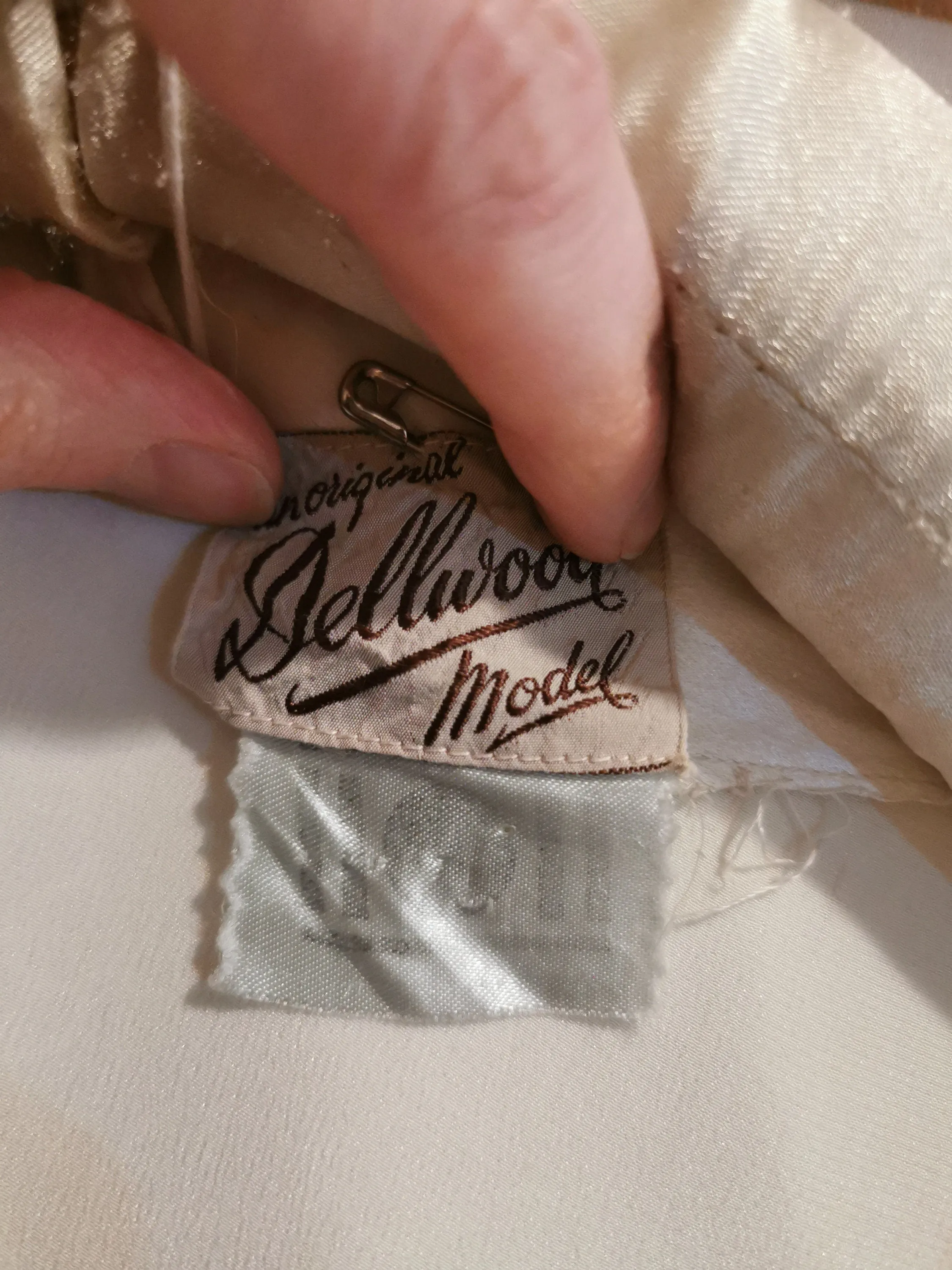Stunning Elegant Utility Label CC41 Wedding Dress
