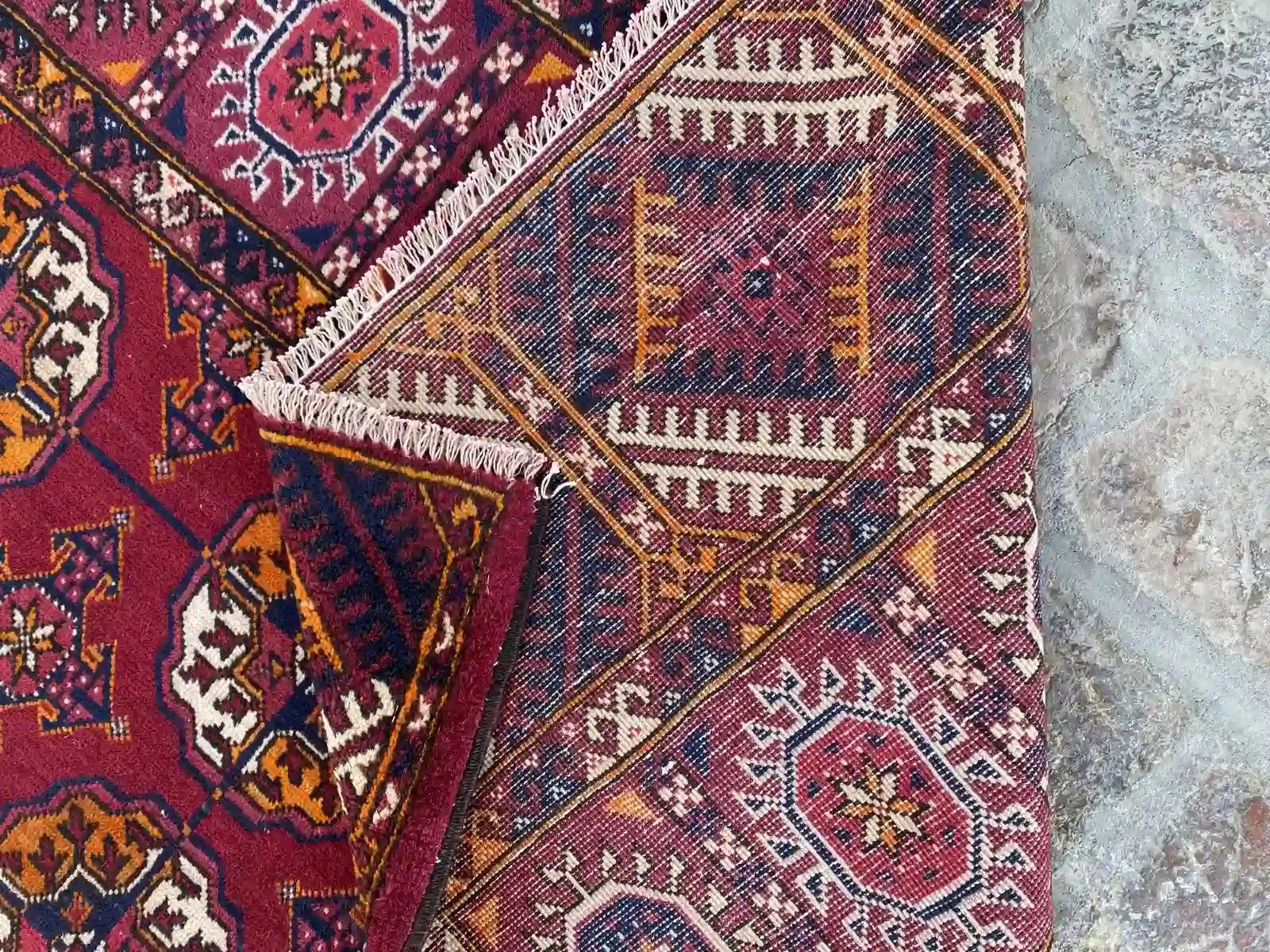 Stunning Hand Knotted Turkoman Tekke Rug - 6.9' x 10.9'