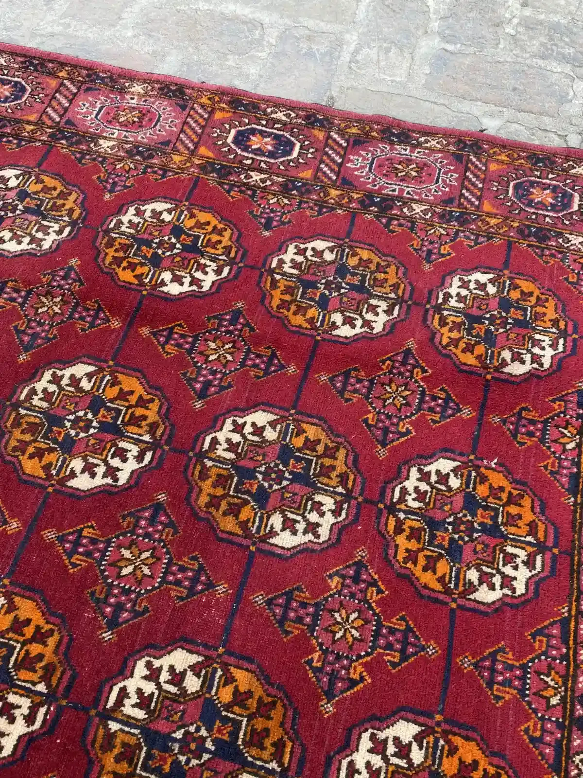 Stunning Hand Knotted Turkoman Tekke Rug - 6.9' x 10.9'