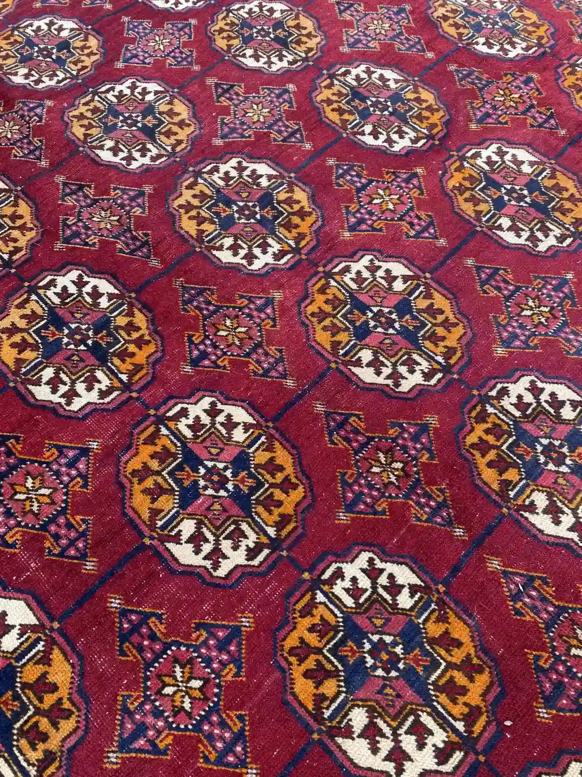 Stunning Hand Knotted Turkoman Tekke Rug - 6.9' x 10.9'