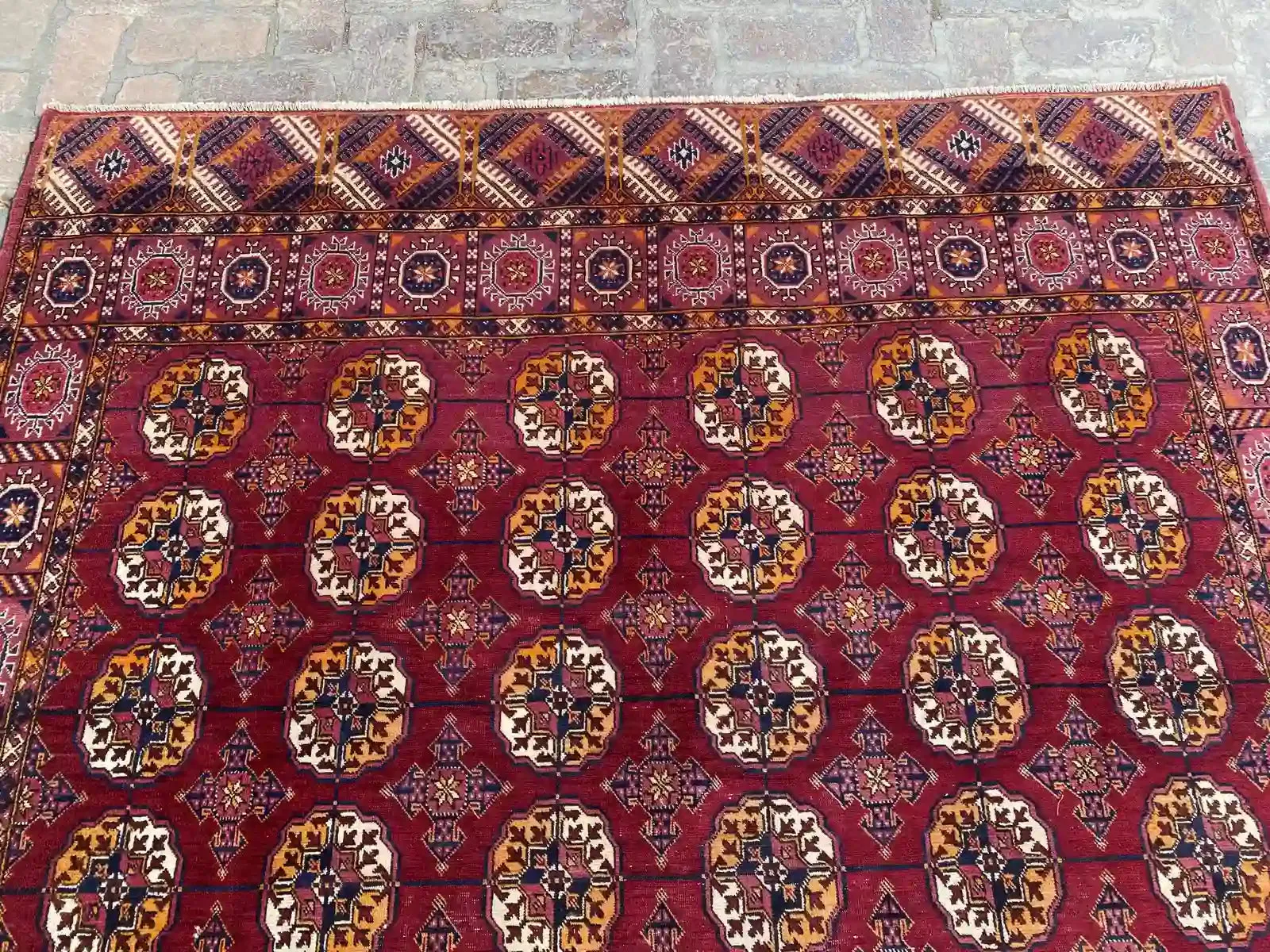 Stunning Hand Knotted Turkoman Tekke Rug - 6.9' x 10.9'