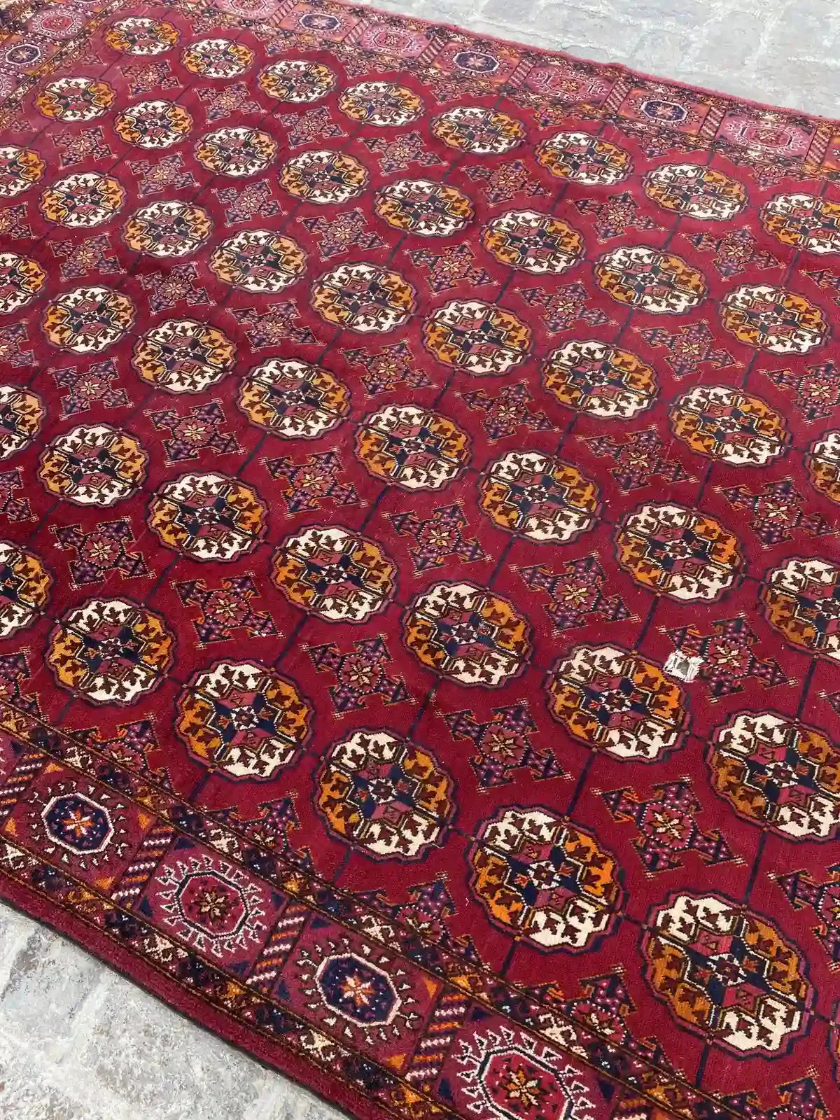 Stunning Hand Knotted Turkoman Tekke Rug - 6.9' x 10.9'