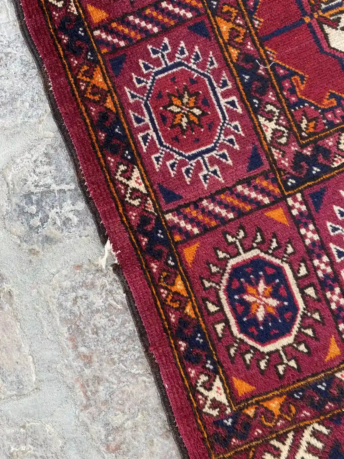 Stunning Hand Knotted Turkoman Tekke Rug - 6.9' x 10.9'