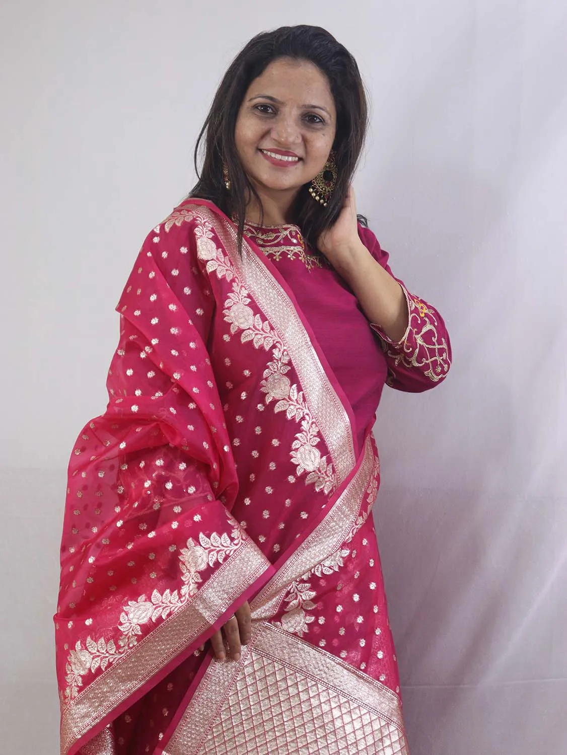 Stunning Pink Banarasi Organza Dupatta - Perfect for Ethnic Attire