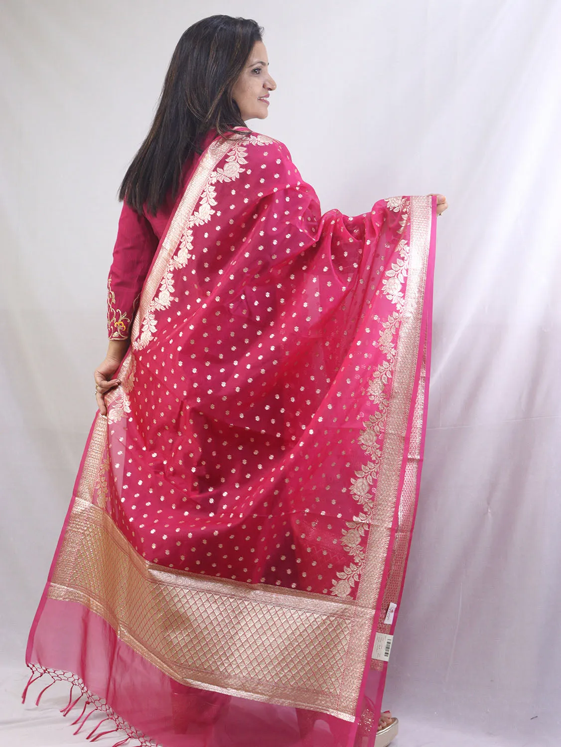 Stunning Pink Banarasi Organza Dupatta - Perfect for Ethnic Attire