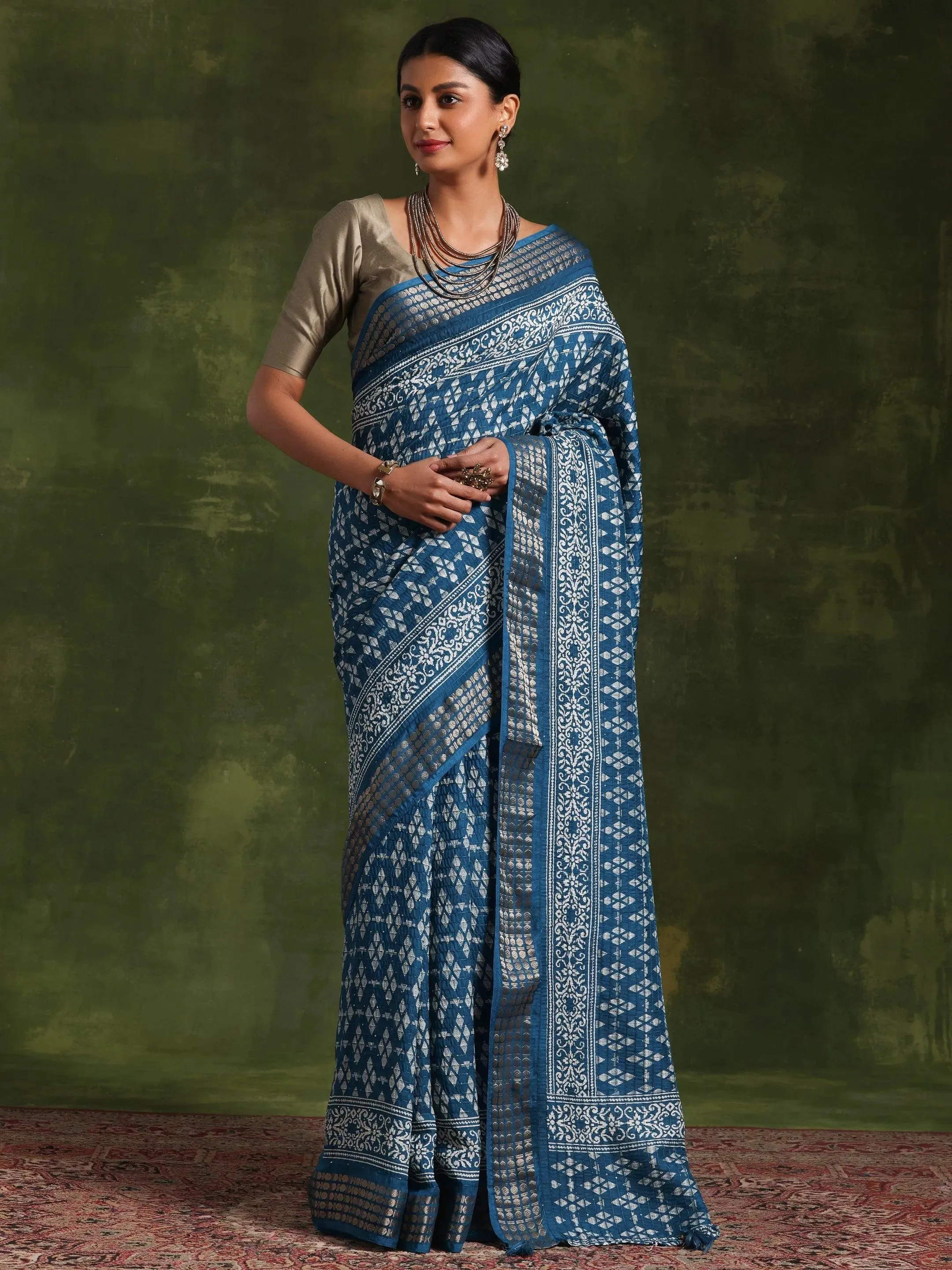 Teal Printed Silk Blend Saree With Unstitched Blouse Piece