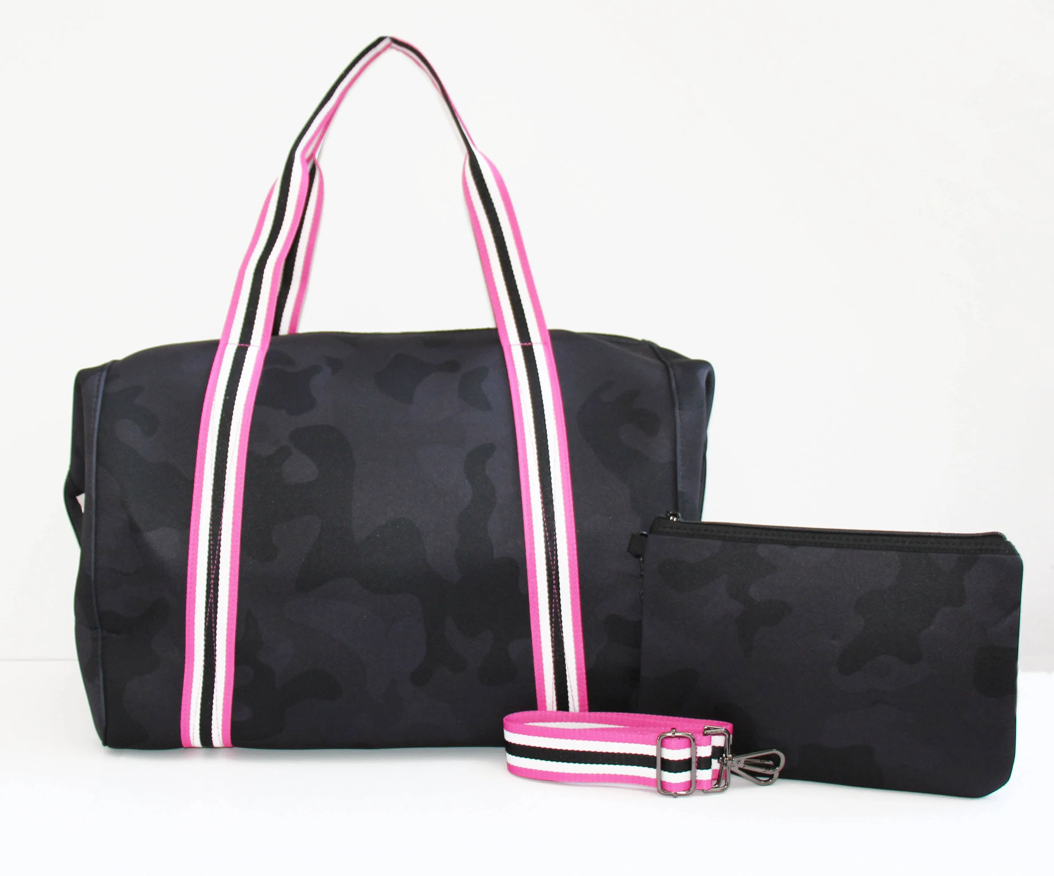 The Cassie Weekender Hollywood  Black Camo /pink