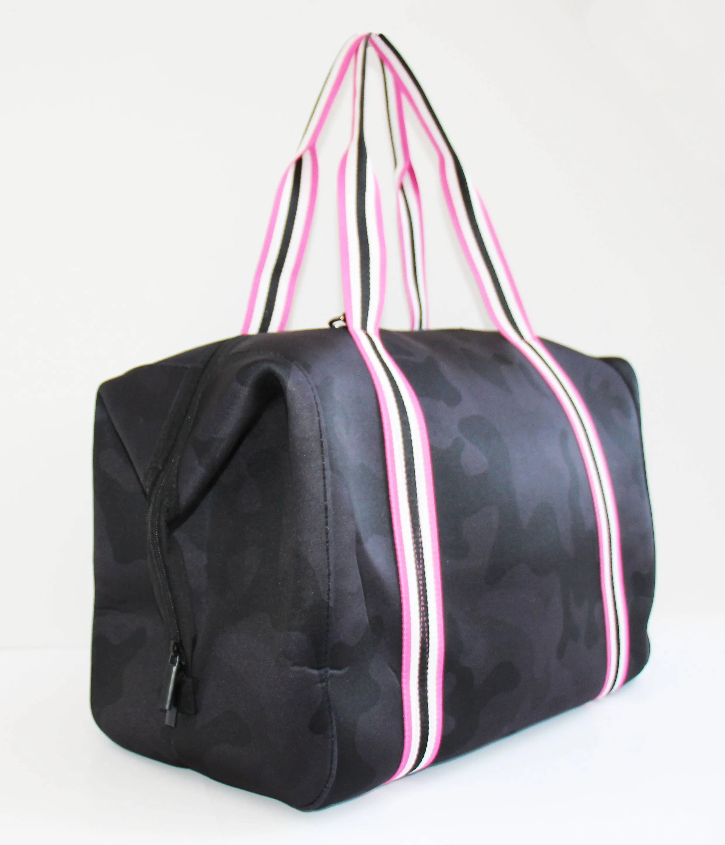 The Cassie Weekender Hollywood  Black Camo /pink