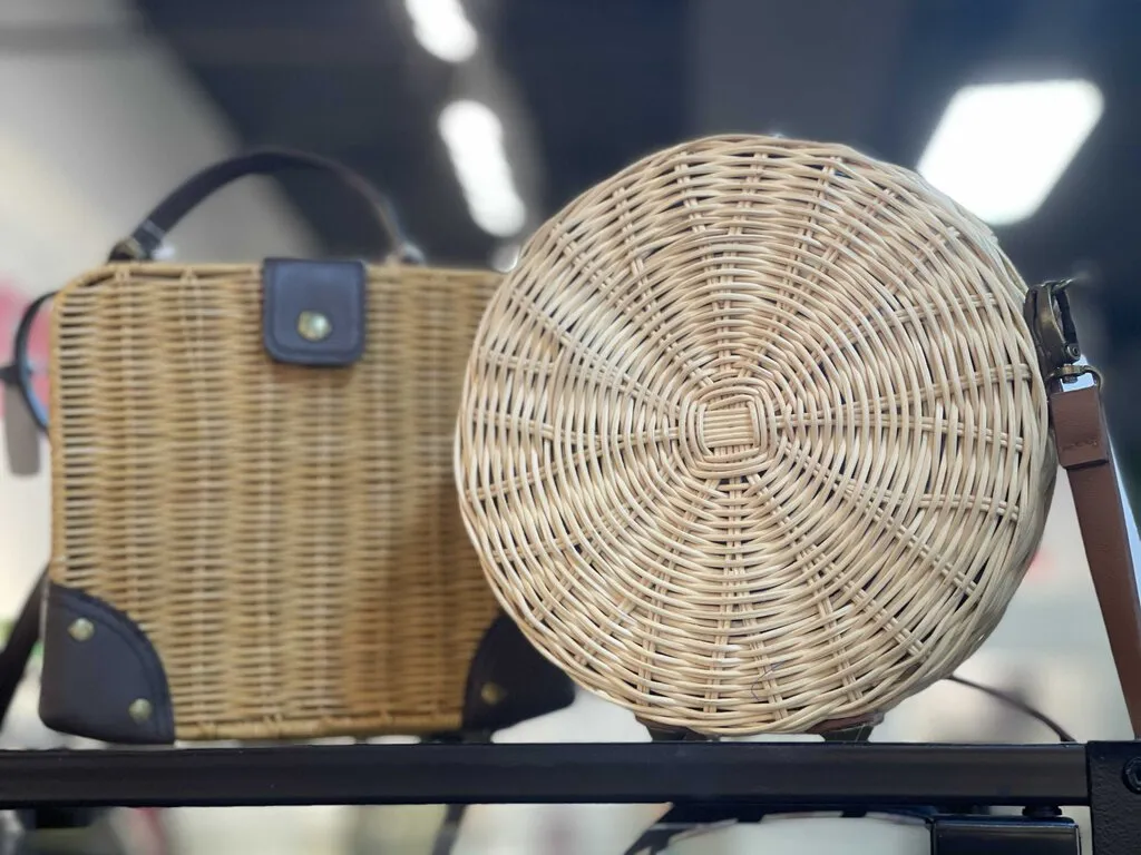 Wicker circle handbag