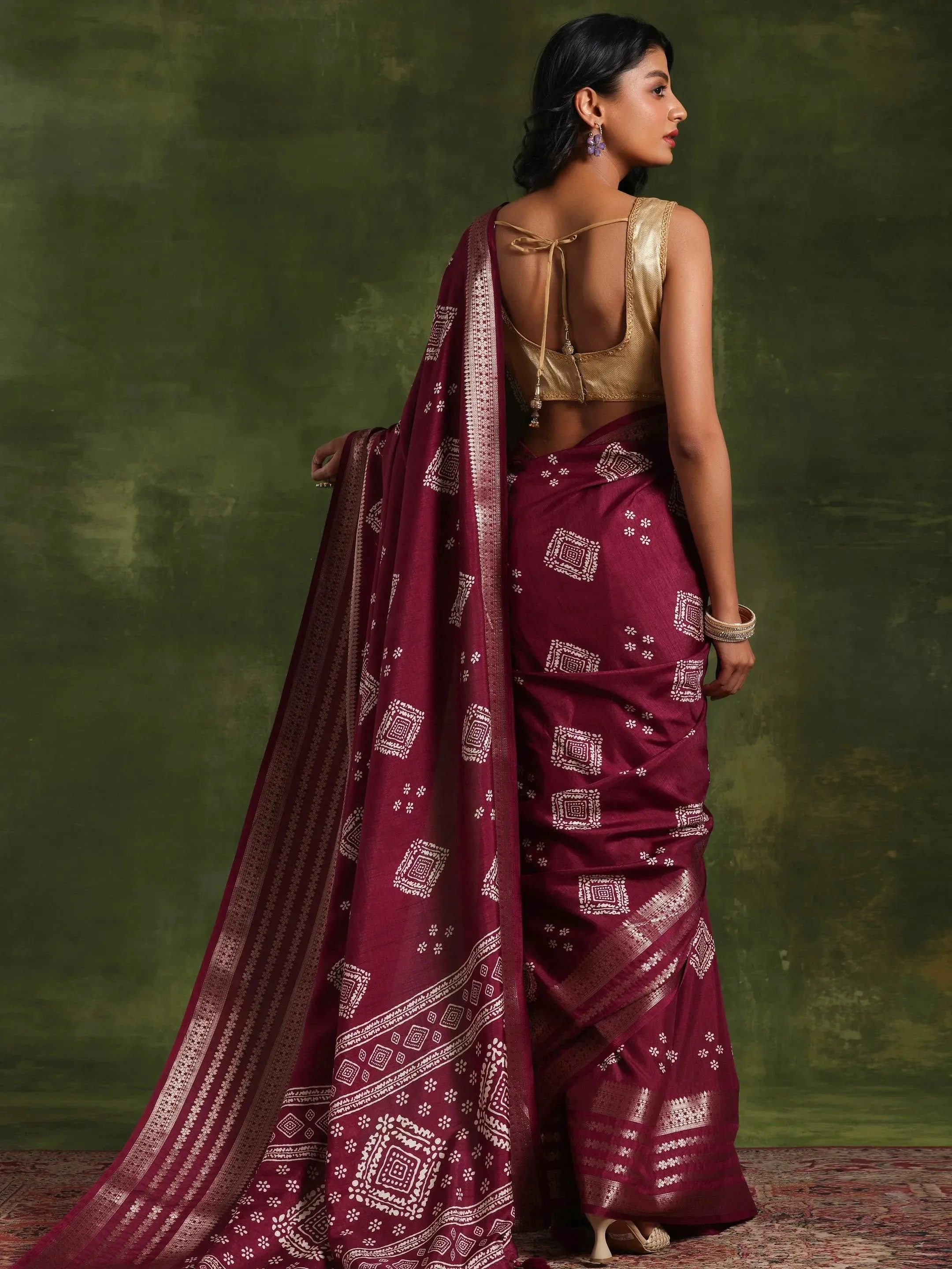 Wine Printed Silk Blend Saree With Unstitched Blouse Piece