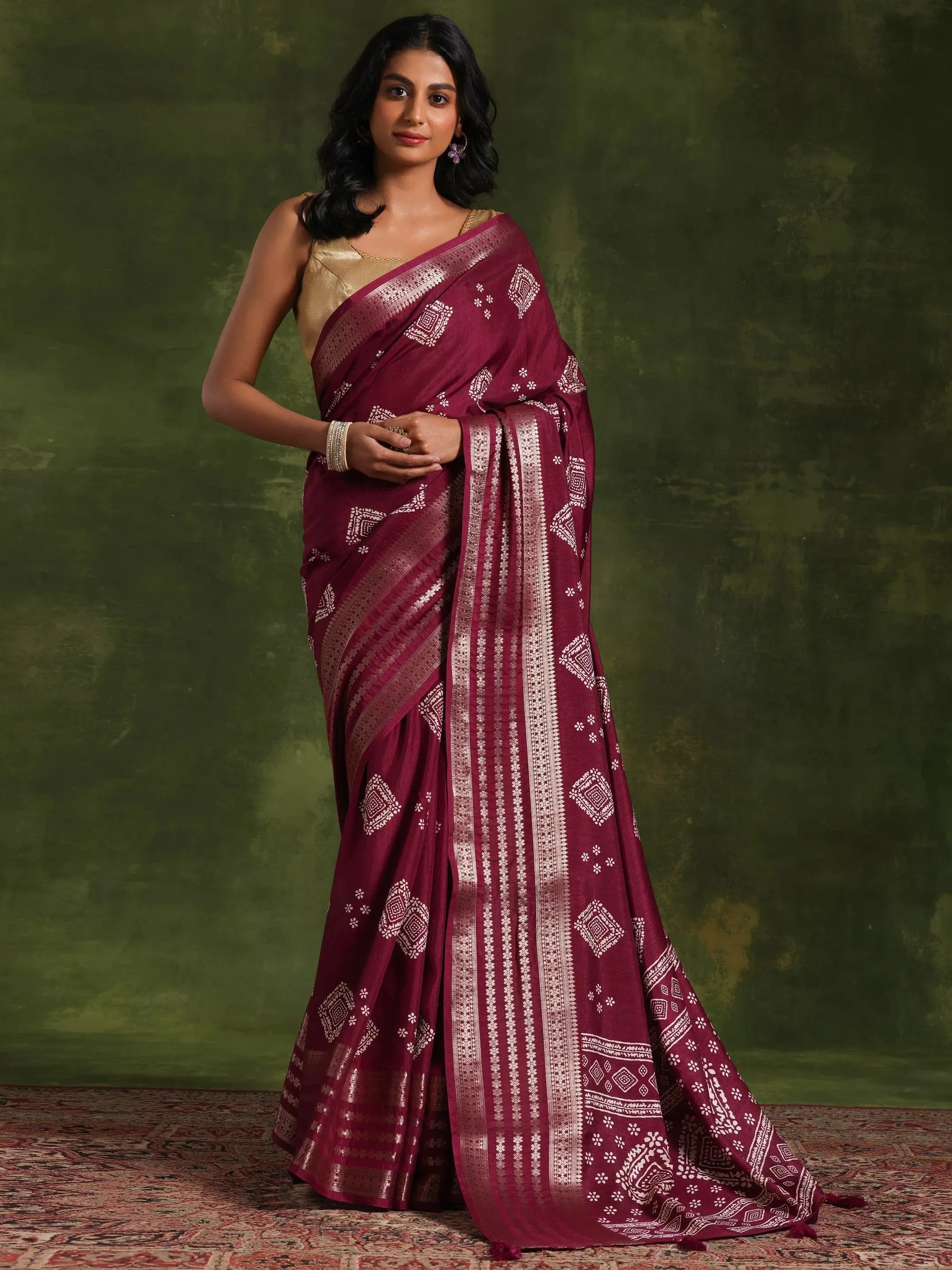 Wine Printed Silk Blend Saree With Unstitched Blouse Piece