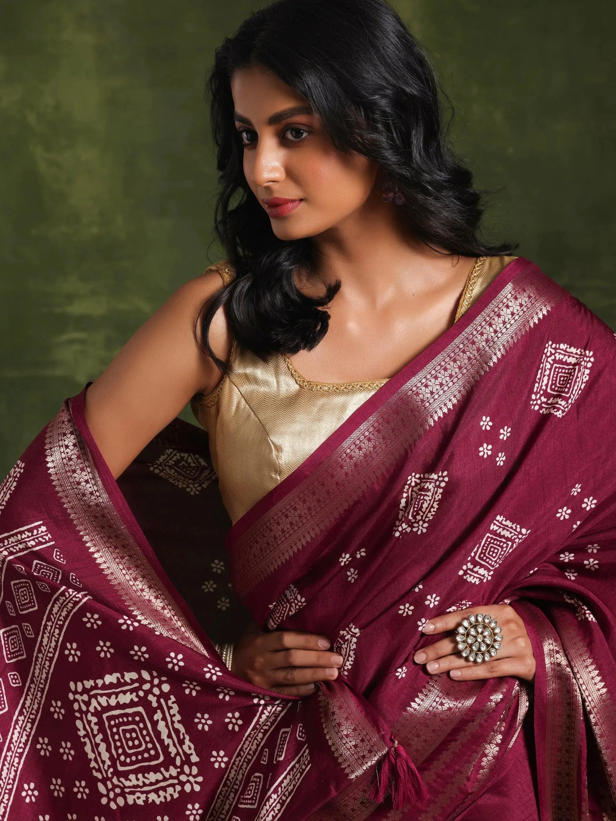 Wine Printed Silk Blend Saree With Unstitched Blouse Piece