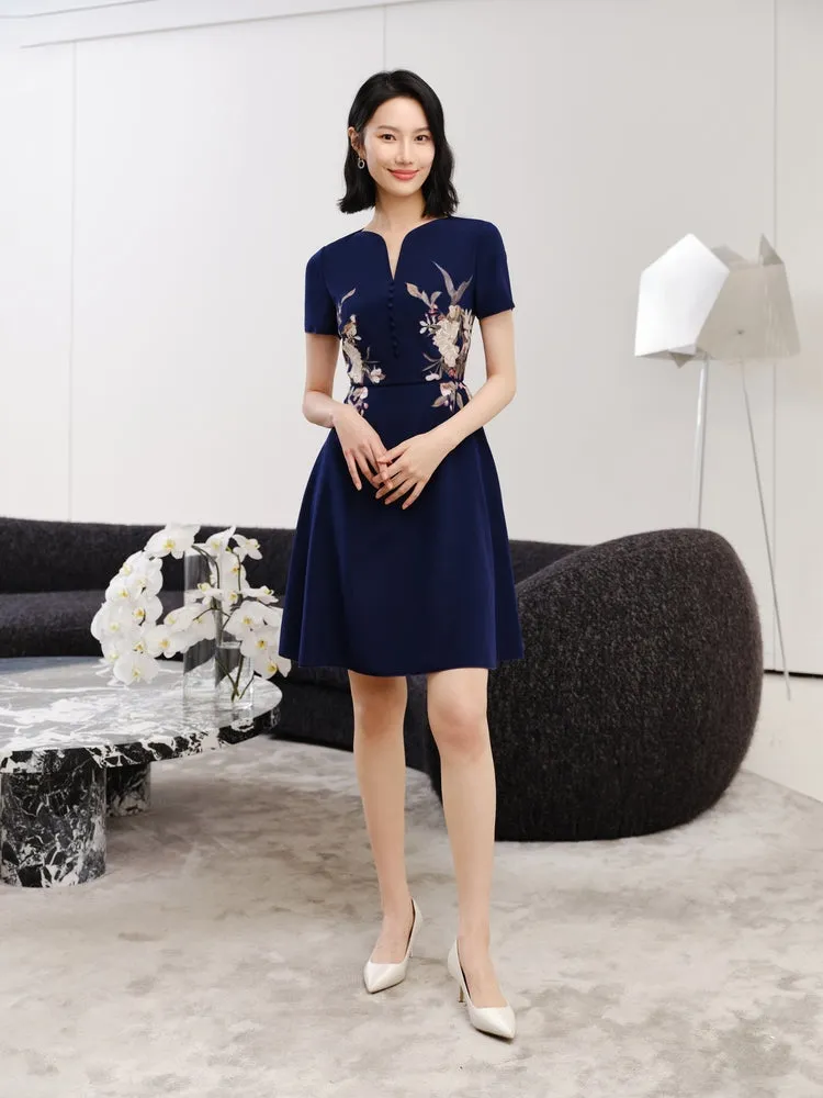 Yaying traditional-style mid-length dress